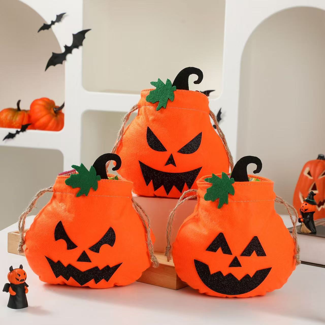 Pumpkin-Face Handheld Bag – Halloween Candy/Gift Bag for Kids
