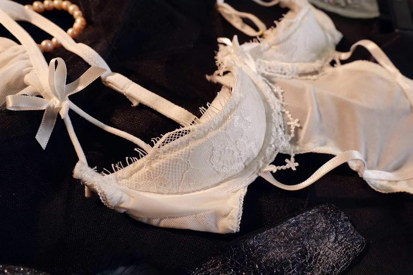 White Deep V-Neck Lace Lingerie