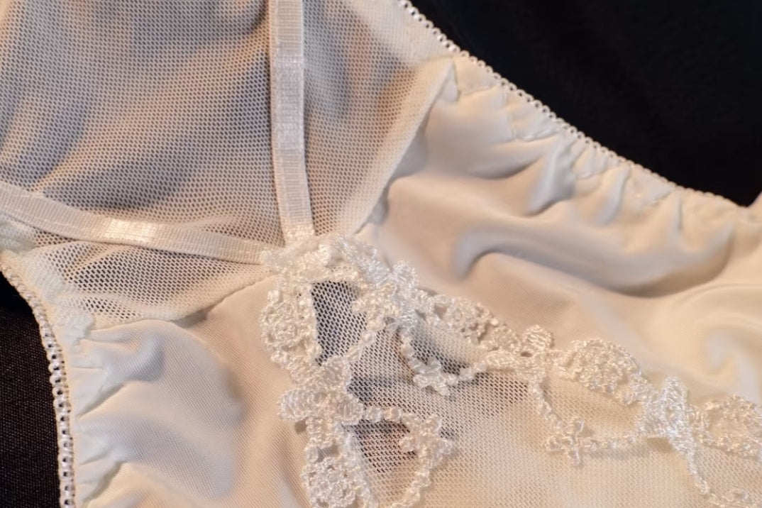 White Deep V-Neck Lace Lingerie